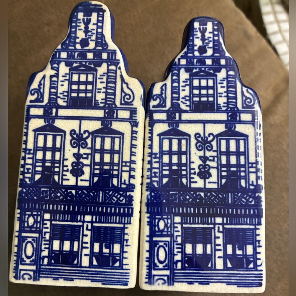SALE! Vintage salt pepper shakers Delfts DBL Hand Painted Blue Dutch canal homes